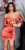ruffled off-shoulder satijn jurk brons * Cosmoda Collection